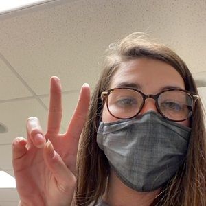 Meet your Posher, Elise